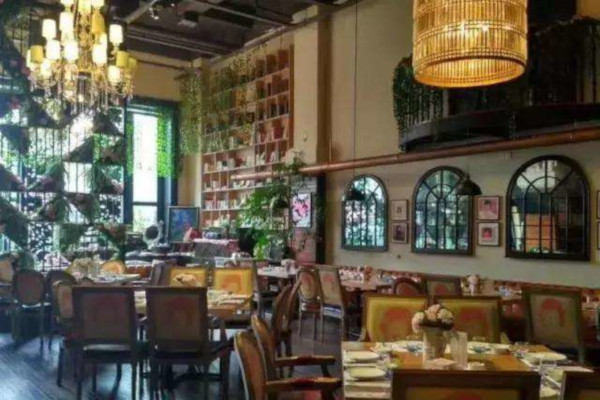 【邓丽君主题音乐餐厅加盟】开店加盟邓丽君主题音乐餐厅，既赚钱又开心！