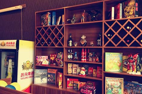 游酷桌游吧加盟费