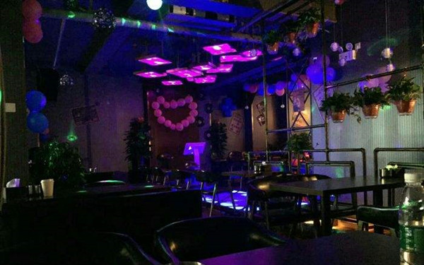 聚点酒吧加盟店