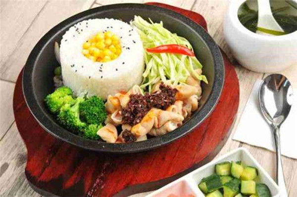 米约客石板烧饭加盟店