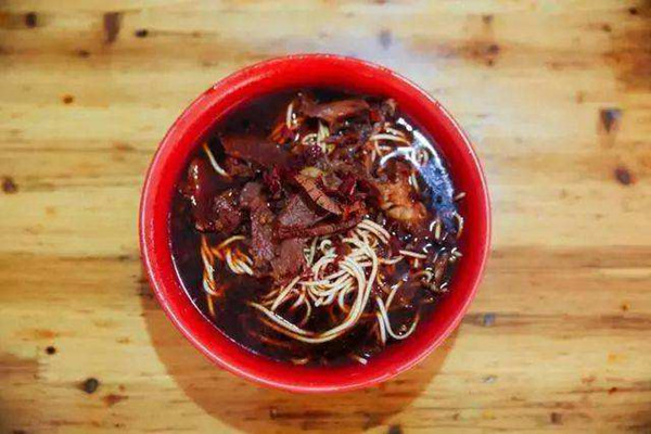 鹿鸣春牛肉面加盟店