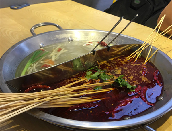 杨小牛串串火锅加盟店