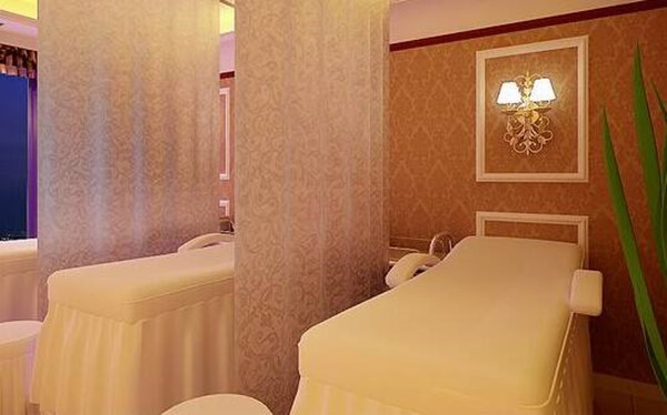 东方女子美容加盟店