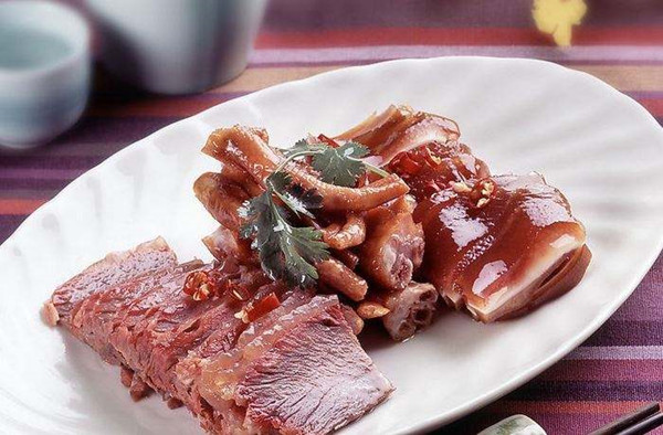 御香源百年卤味加盟店