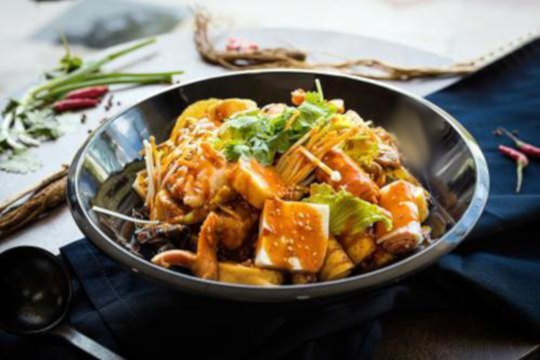 藤椒麻辣烫加盟费