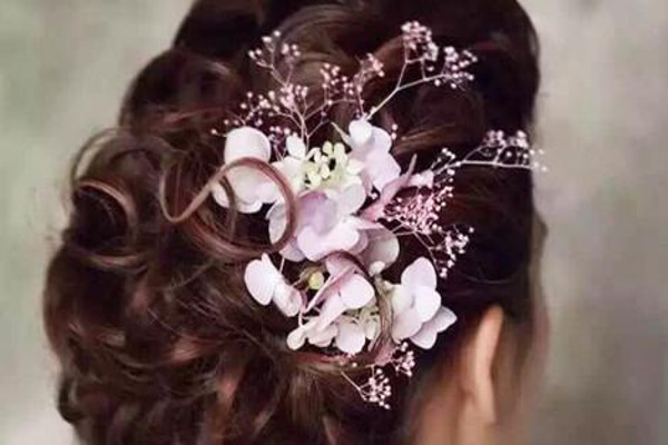 盘发化妆加盟费