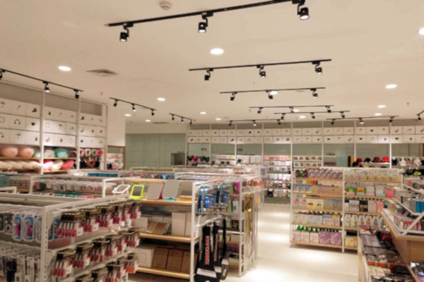 休闲百货加盟费