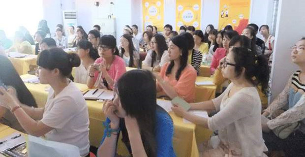 龙泽教育加盟店