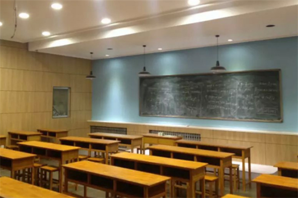 龙泽教育加盟店