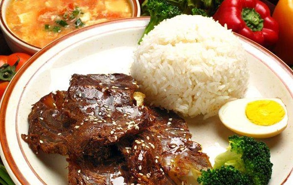 牛扒饭加盟，创业加盟牛扒饭让您轻松赚大钱！