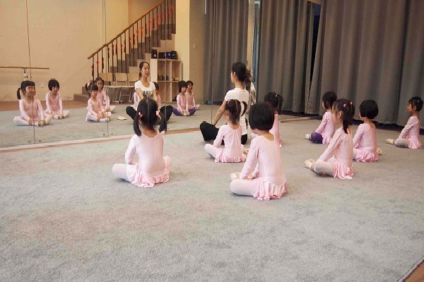 少儿舞蹈班加盟