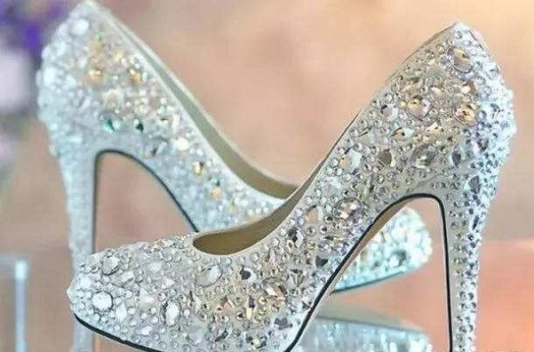 品牌女鞋加盟费