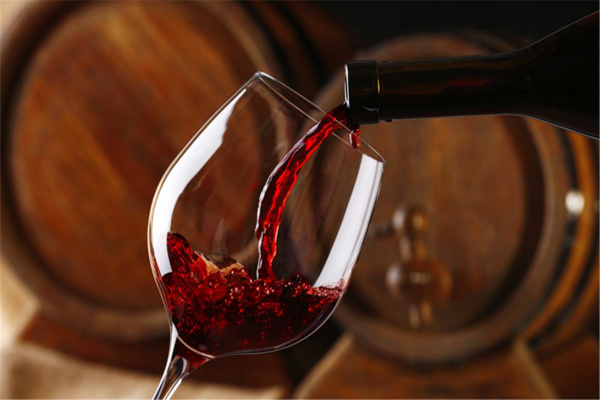 小型红酒店加盟费_投资小型红酒店加盟费是多少？