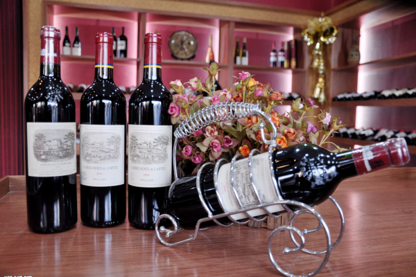 小型红酒店加盟费