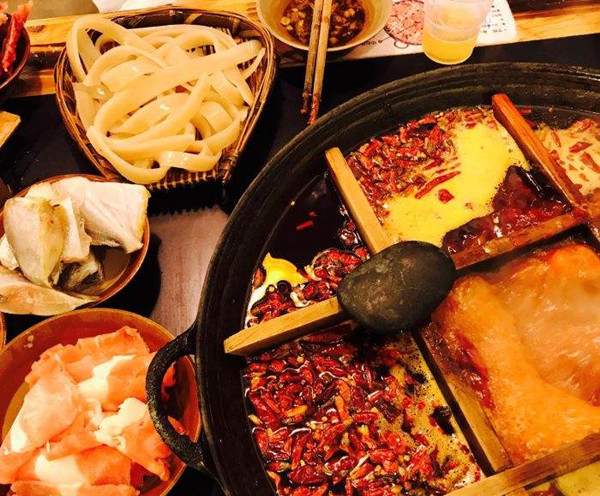 洋马儿火锅加盟店