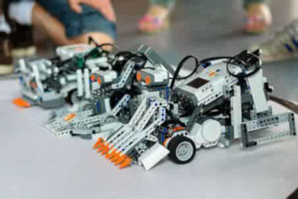 杜乐伯特机器人教育加盟费