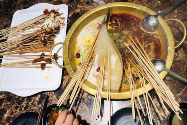 醉成都小郡肝串串火锅加盟费