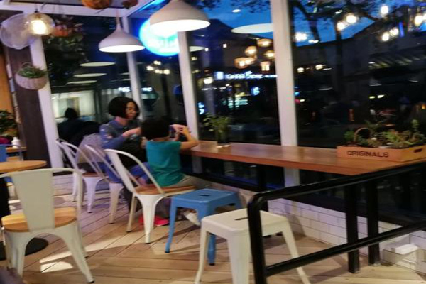 乌小优酸奶铺加盟