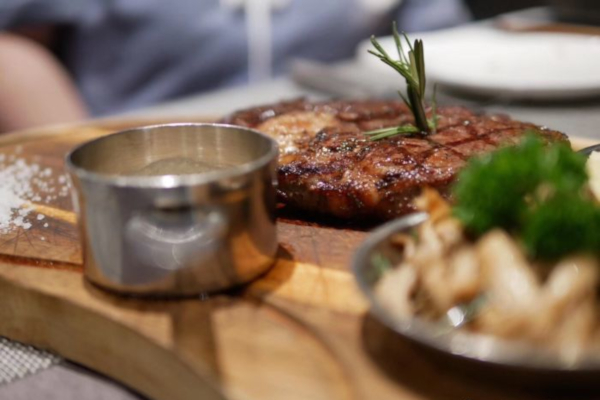 紫色餐厅MAXIME加盟店