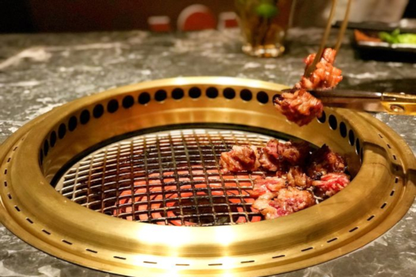 肉源·薪火烧肉加盟店