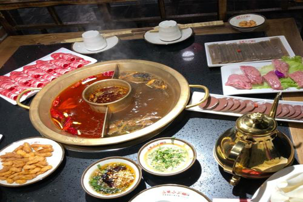 辣小二重庆老灶火锅加盟费