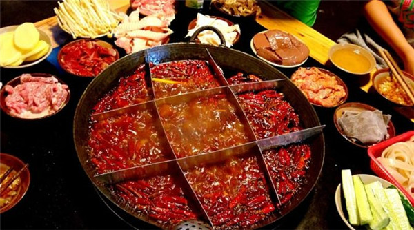 仟红焰市井老火锅加盟店