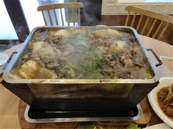 小夫妻木炭全羊馆加盟费