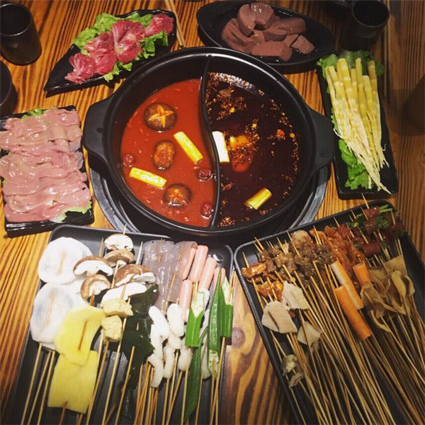 巧千味串串火锅加盟店