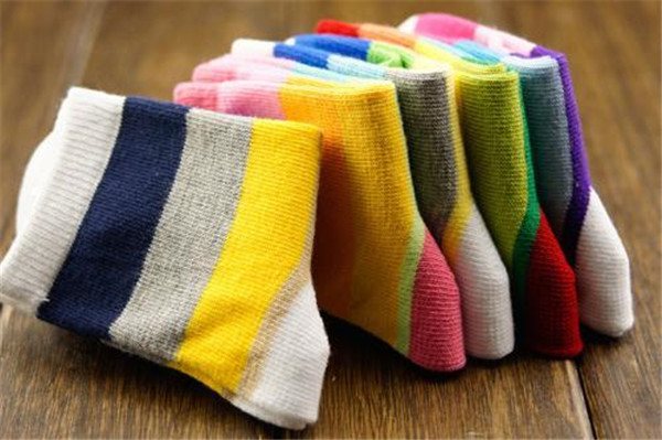 丝漫达袜业加盟费