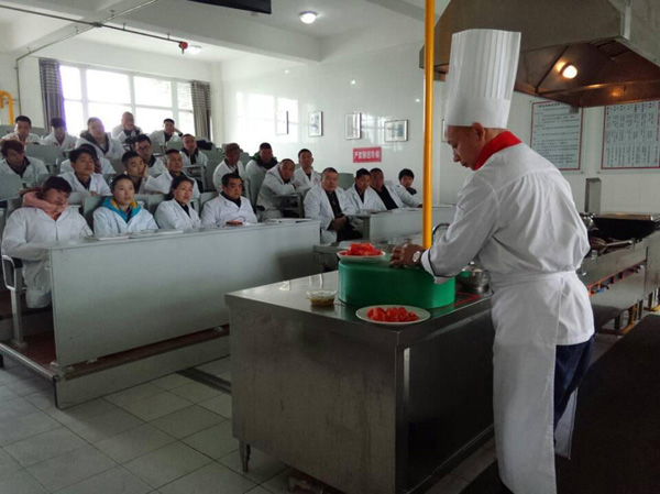 蓝鸽美食培训加盟费