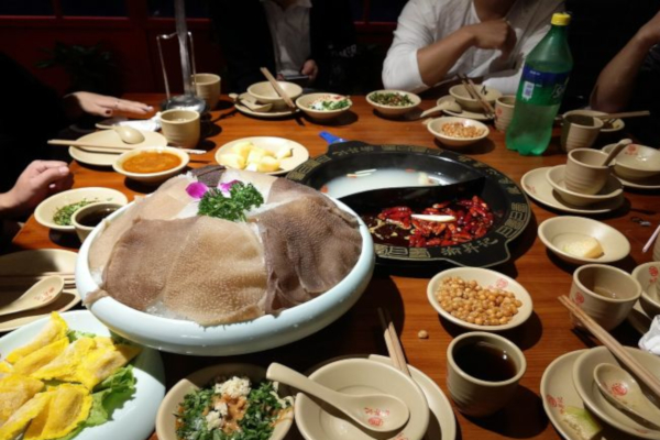 渝昇记生态老火锅加盟店