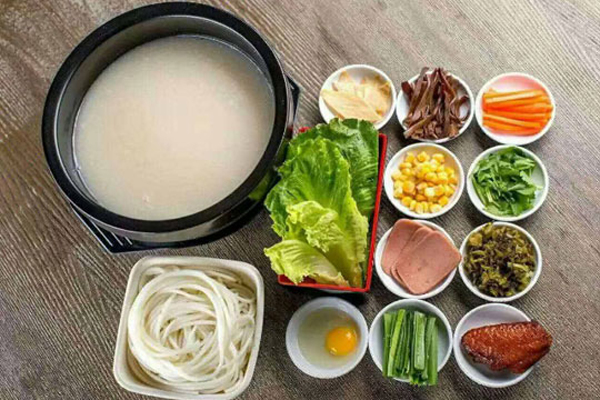 思骨香过桥米线加盟费