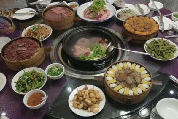 旱蒸牛肉火锅加盟店