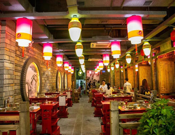 陆小哥串串香火锅加盟门店