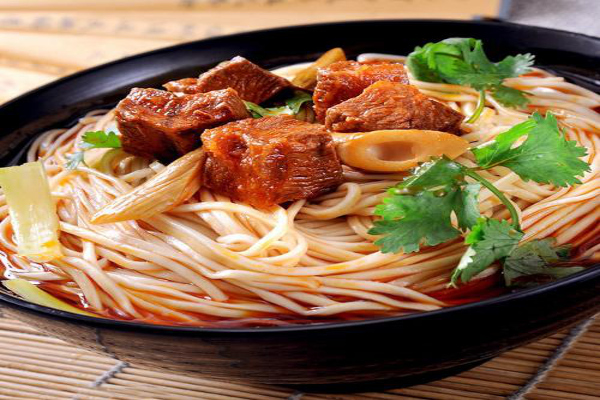 王老五骨汤牛肉面店加盟费