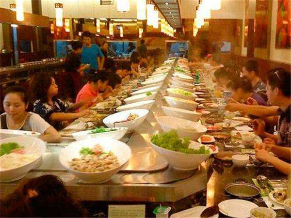 海伦回旋火锅加盟店