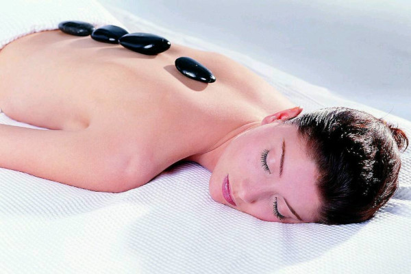 女子美容美体加盟费