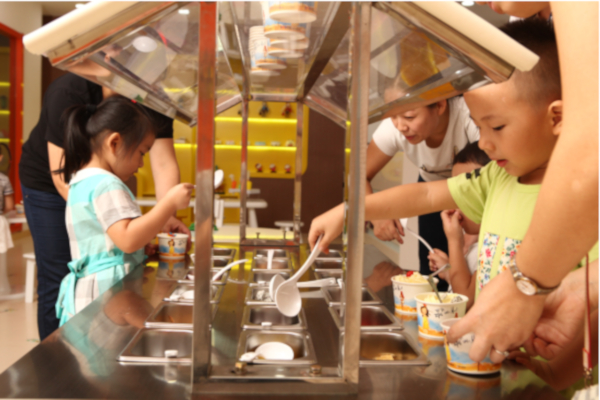 儿童创意餐厅加盟店