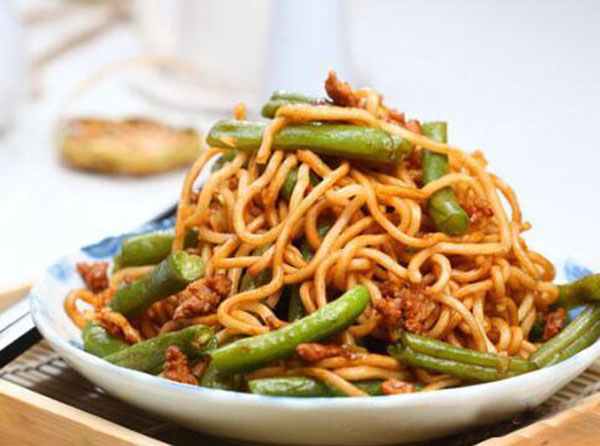 乡土居铁锅焖面加盟门店