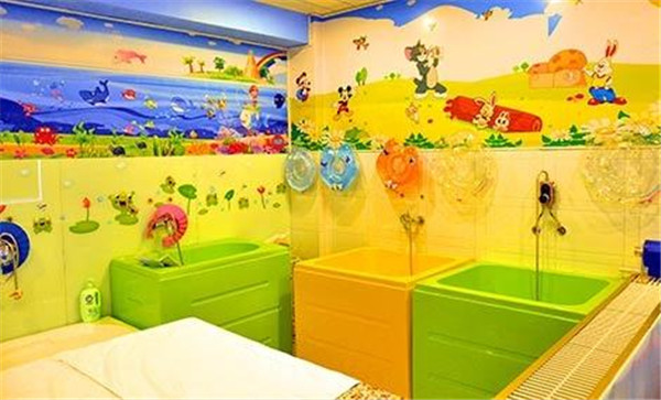 亲亲天使游泳馆加盟店