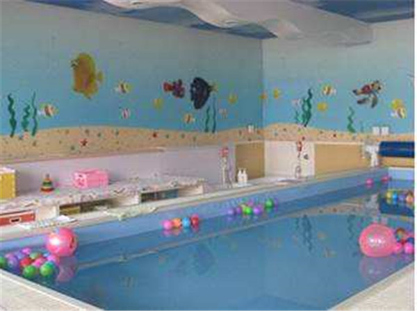 亲亲天使游泳馆加盟店