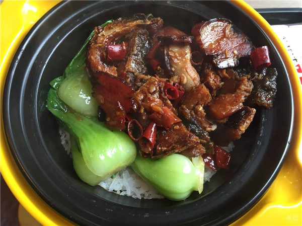 松桂坊腊肉煲仔饭加盟