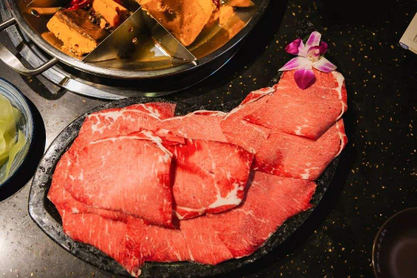 佩姐老火锅加盟多少钱