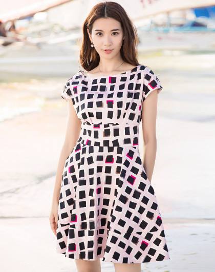 花格子白女装加盟费