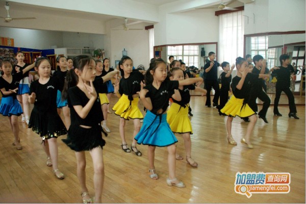 拉丁舞培训加盟费