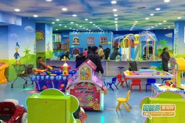 小型室内游乐场加盟费