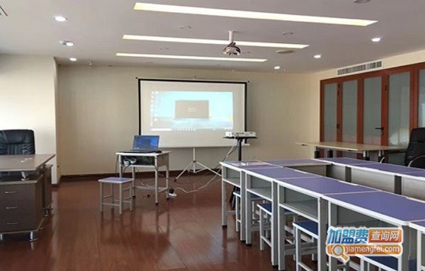 儿童补习班加盟费