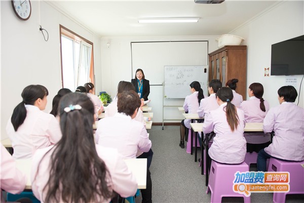 月嫂保姆培训中心加盟店