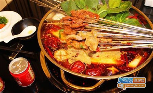 围辣串串香小火锅加盟