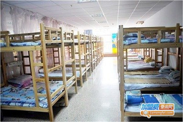 幼儿园托管加盟费